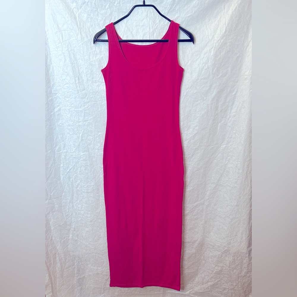 Medium magenta maxi dress 💖